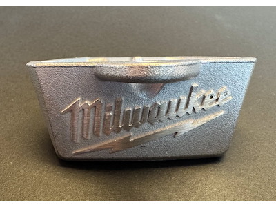 Milwaukee oplukker til vægmontering